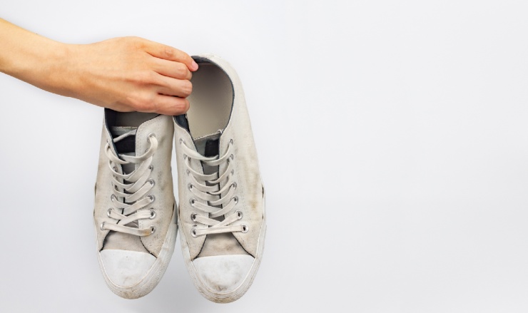 Come eliminare la puzza dalle scarpe 