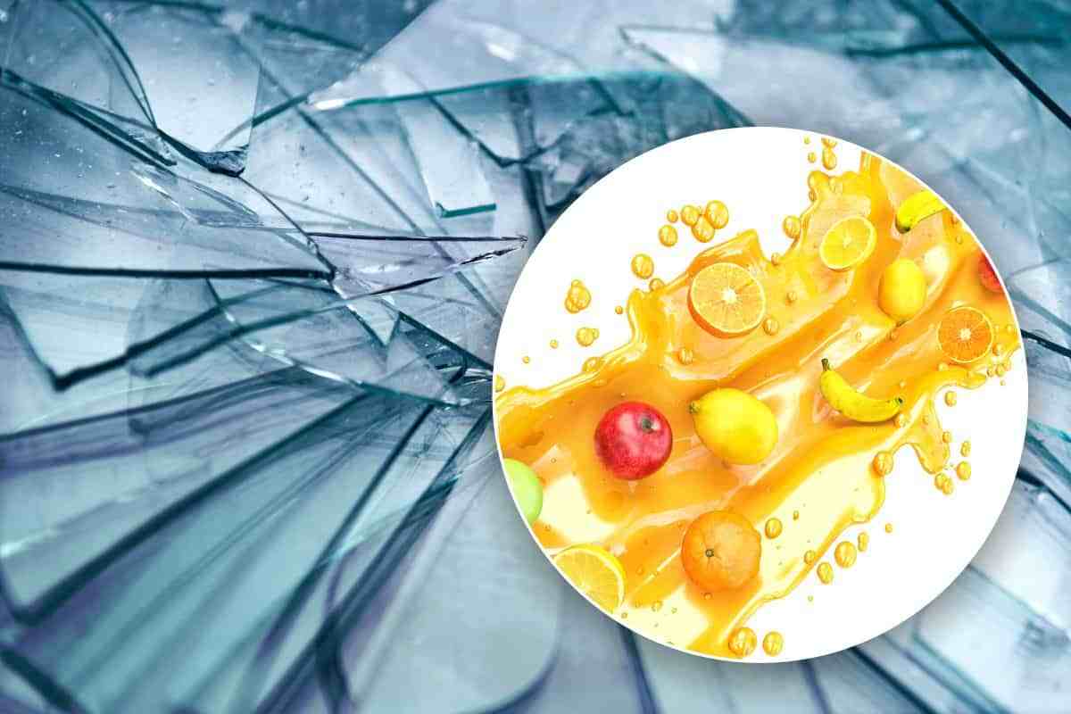 Ritirati succhi di frutta con pezzi di vetro